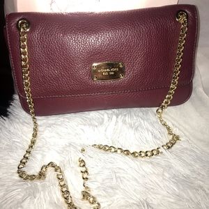 Michael KORS burgundy wine shoulder bag.